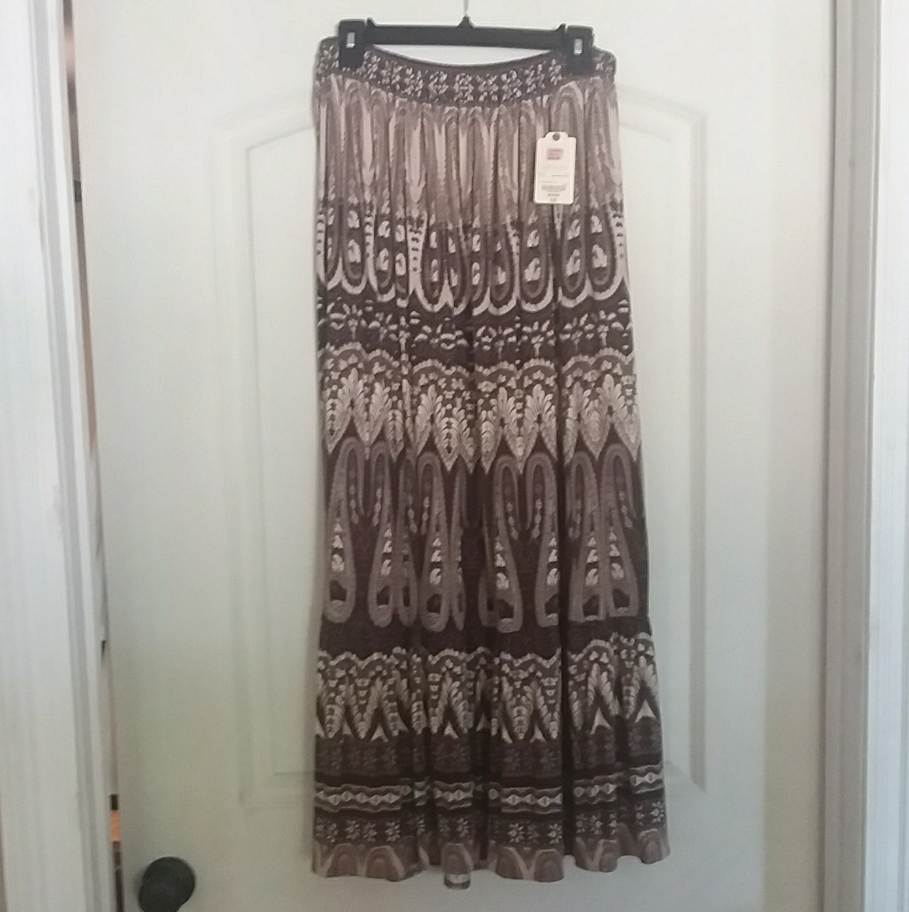 NWT MAXI SKIRT